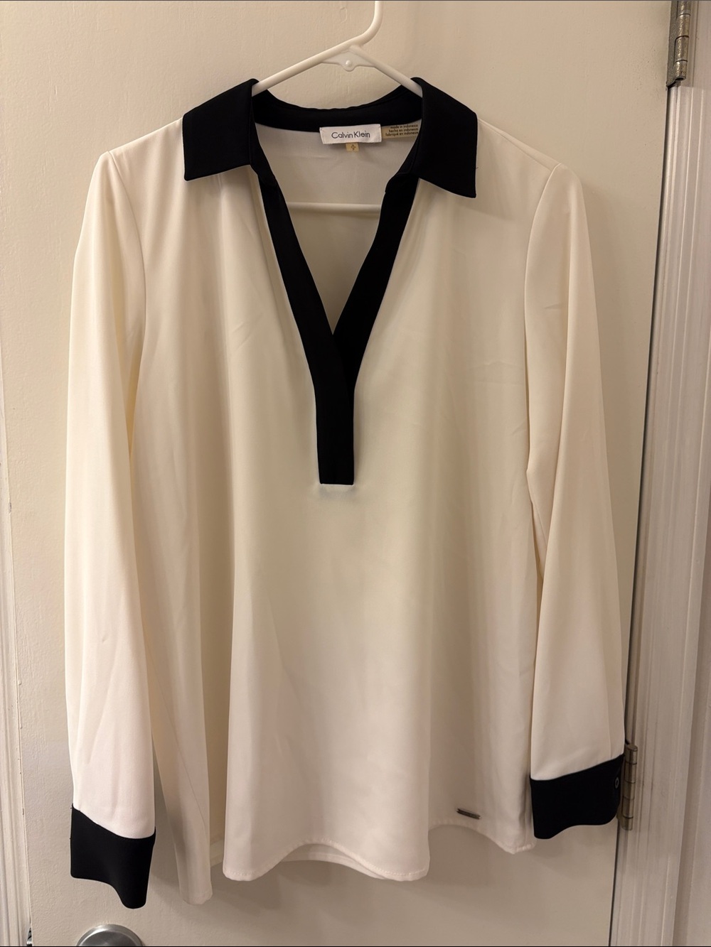 Calvin Klein Oversized Cream Blouse with Black Collar and Trim